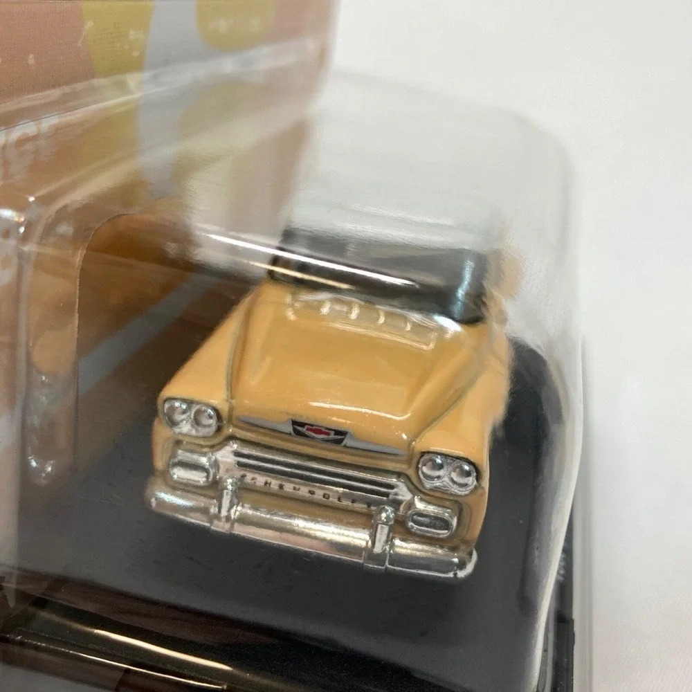 M2 Machines 1958‎ Chevrolet Apache Stepside R86 Born In Maui Raised In Cali 2023